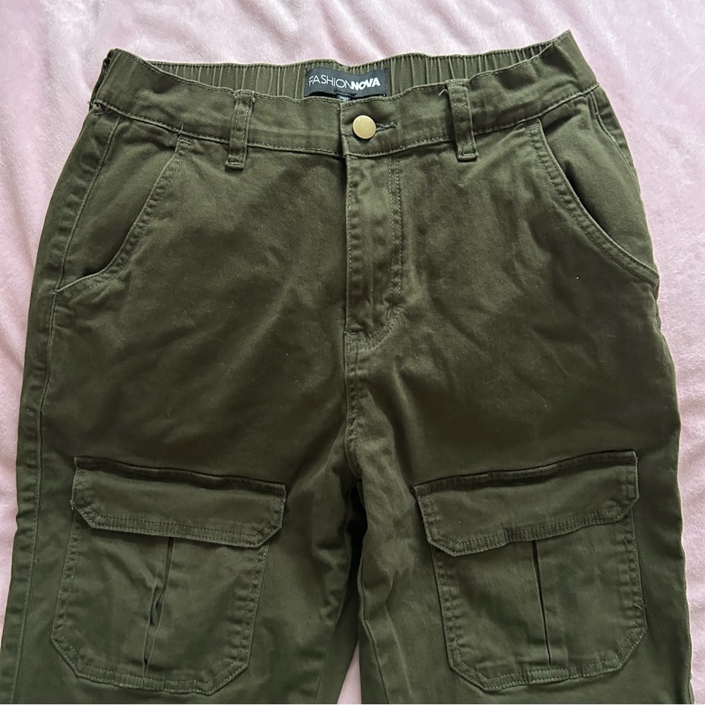 Fashion Nova Cargo Pants - Picture 3 of 4